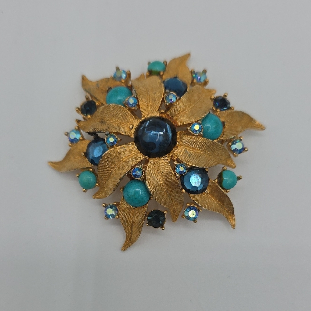 Vintage Signed D'ARNE Textured Leaves with faux pearls Brooch